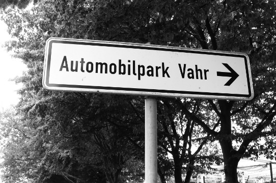 Schild 'Automobilpark Vahr'