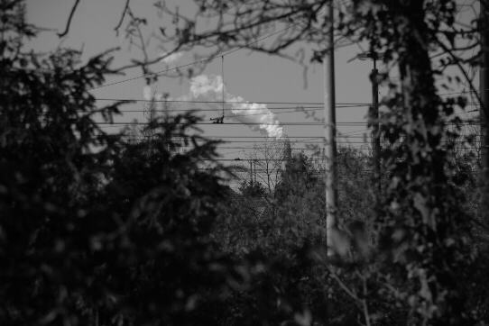 trail of smoke of the power station 'Hastedt'