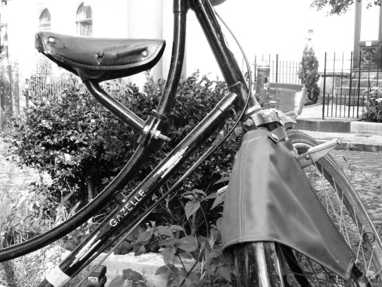 Bremen; Ostertor: Fahrrad mit einfachem Kindersitz