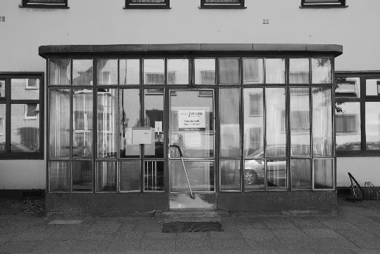 das verglaste Foyer des ehemanligen Postamtes in der Meyerstraße in Bremen