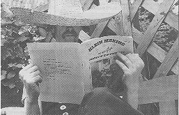 Mann mit Sombrero liest Klein Mexiko Nr.1